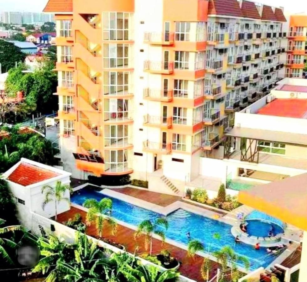 The Lancris Residences, 2 Bedrooms, 1 Bathroom, Living-Room, Kitchen & Pool Is Free Paranaque City 外观 照片